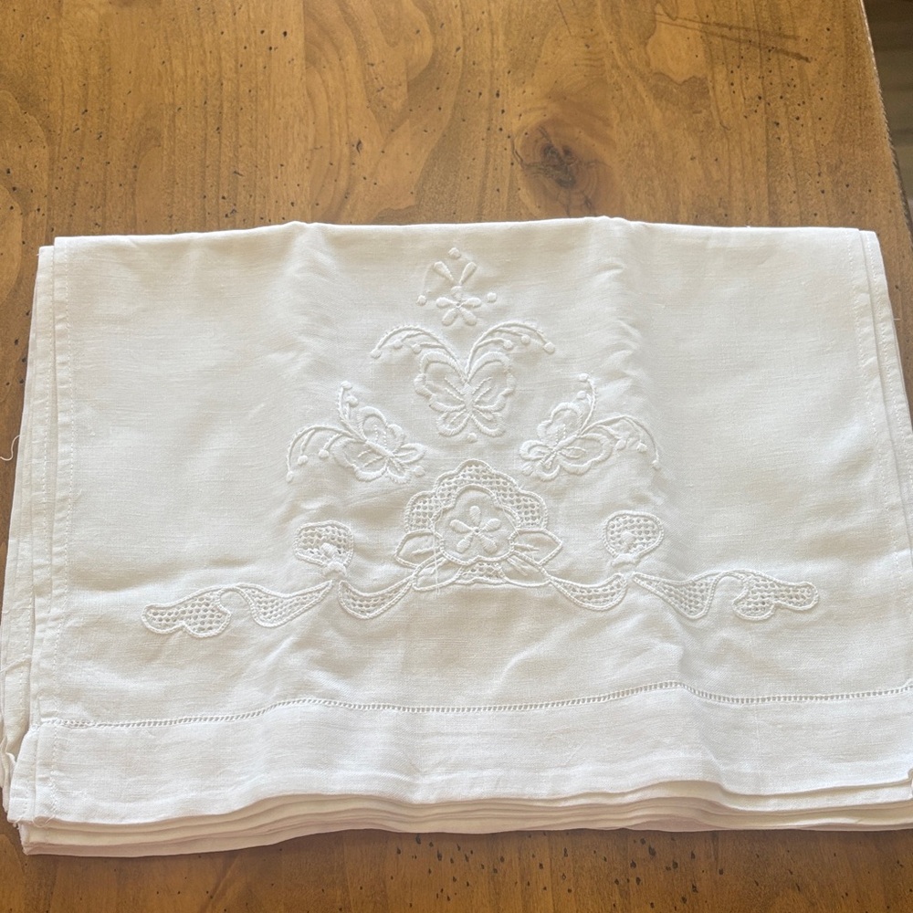 linen guest towels